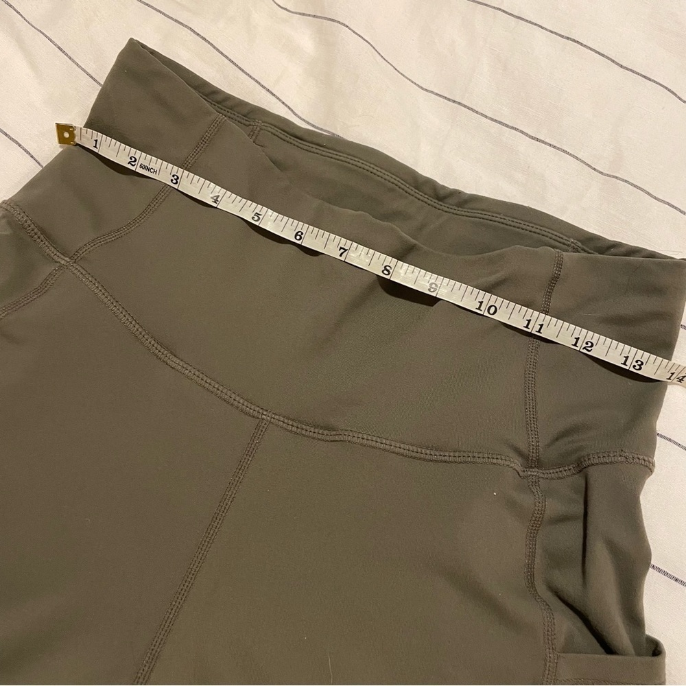 Two Pair Dragon Fit Capri Leggings with Side Pockets - Picture 7 of 10